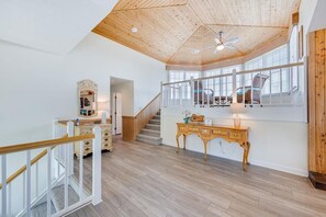 Interior - The Glane at Ships Watch in Duck-One Block to Beach Access-4 Masters (Duck)