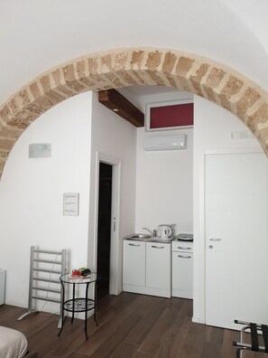 Classic Quadruple Room, 1 Queen Bed with Sofa bed (Apulia Central Studio) | 1 bedroom, premium bedding, pillowtop beds, minibar - Casa Mia (Bari)