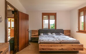 1 bedroom, internet, bed sheets