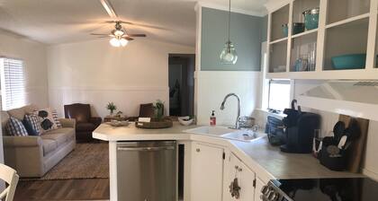 Historic Beaufort, SC Near Parris Island, 4 Bed/2 Bath, Sleeps 7