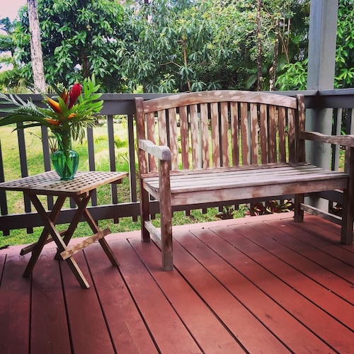 Come & stay with us at the beautiful & peaceful Bird's Nest