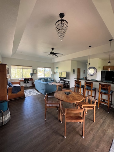 Tule ja pysy kanssamme kauniissa ja rauhallisessa Bird's Nestissä