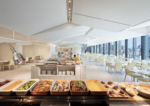 Desayuno buffet todos los días (con cargo)