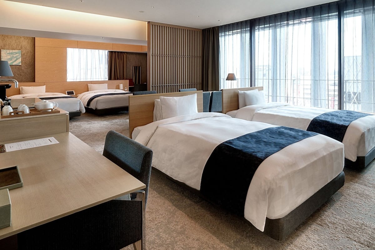 royal suite, non smoking (for 4 guests) | 1 bedroom, in-room safe, desk, laptop workspace
