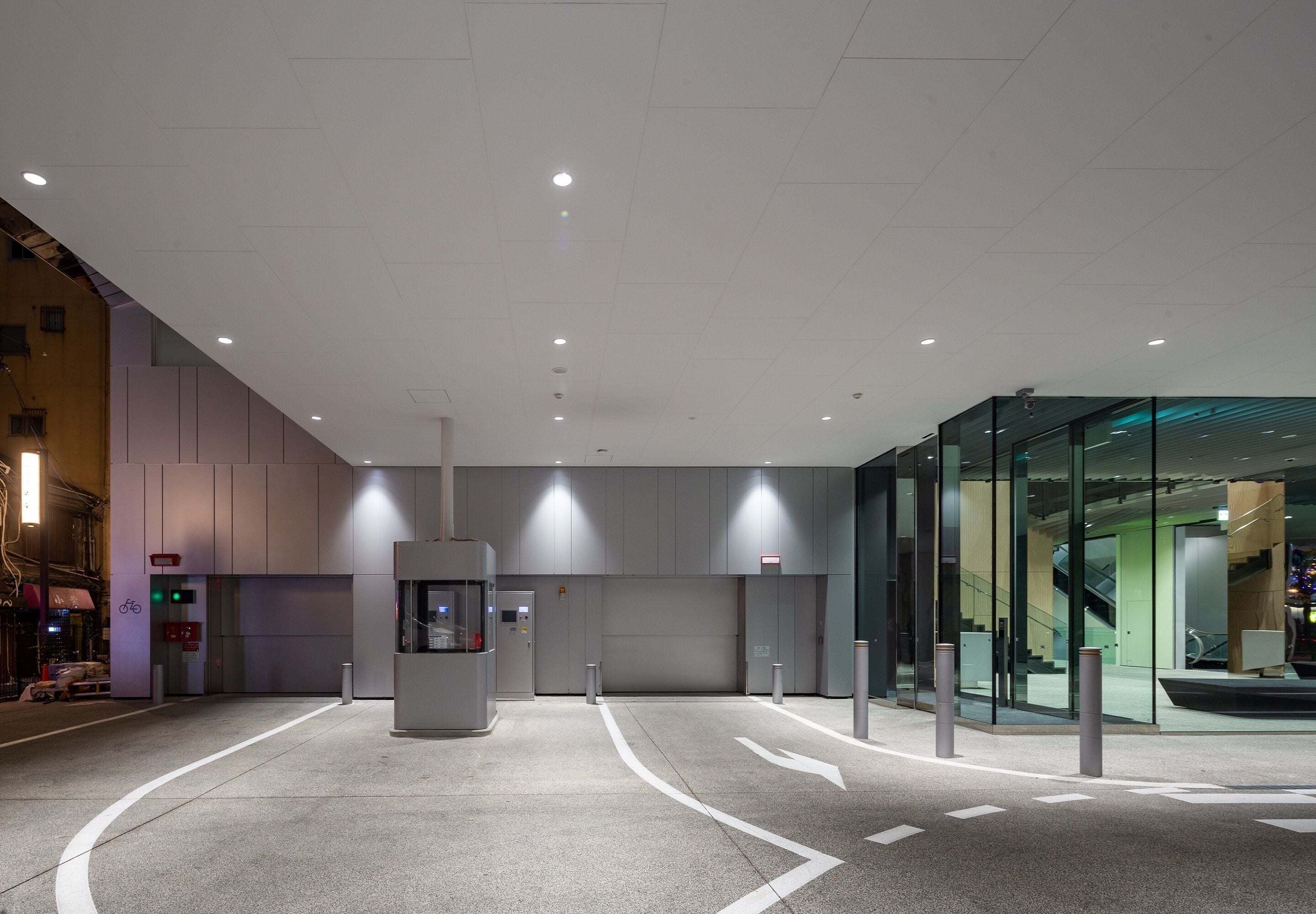 self-parking (surcharge) 2500 per night