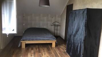 5 Schlafzimmer, Bügeleisen/Bügelbrett, WLAN, Bettwäsche