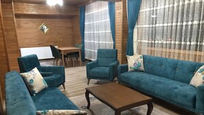 Family House, Multiple Beds, Lake View | Living area - Şahin Butik (Çaykara)