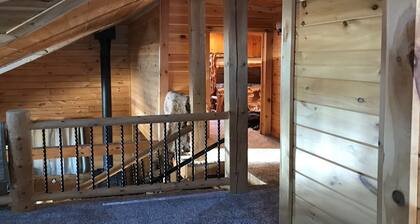 Mountain Cabin lähellä 49 asteen pohjoista hiihtokeskusta