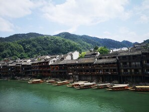 Exterior detail - Ms.Yang's Guest House (Xiangxi)