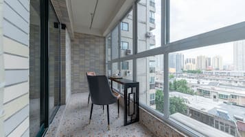 Elite-Apartment, 4 Schlafzimmer, Stadtblick | Balkon