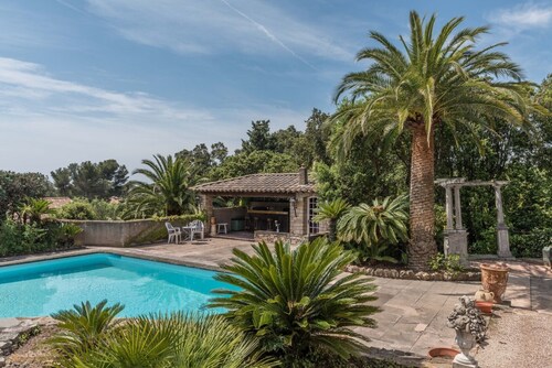 Private villa with pool "Lou Mazet"