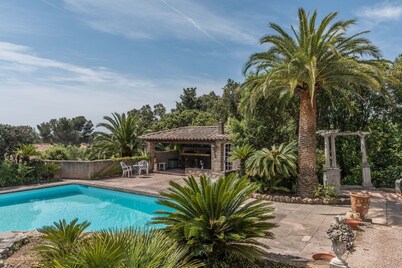 Private villa with pool "Lou Mazet"