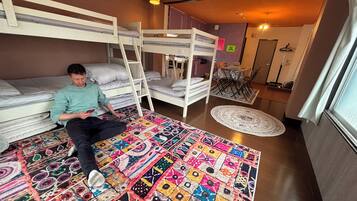 401 Bed Room | Living room