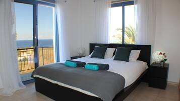 3 bedrooms, iron/ironing board, travel cot, free WiFi