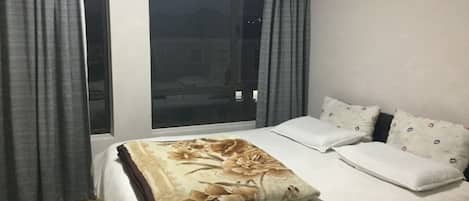 3 habitaciones, tabla de planchar con plancha y wifi gratis