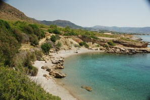 In Strandnähe, Liegestühle, Strandtücher