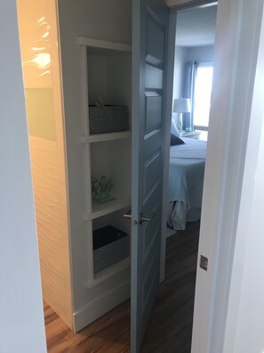 1 habitación y caja de seguridad en la habitación 