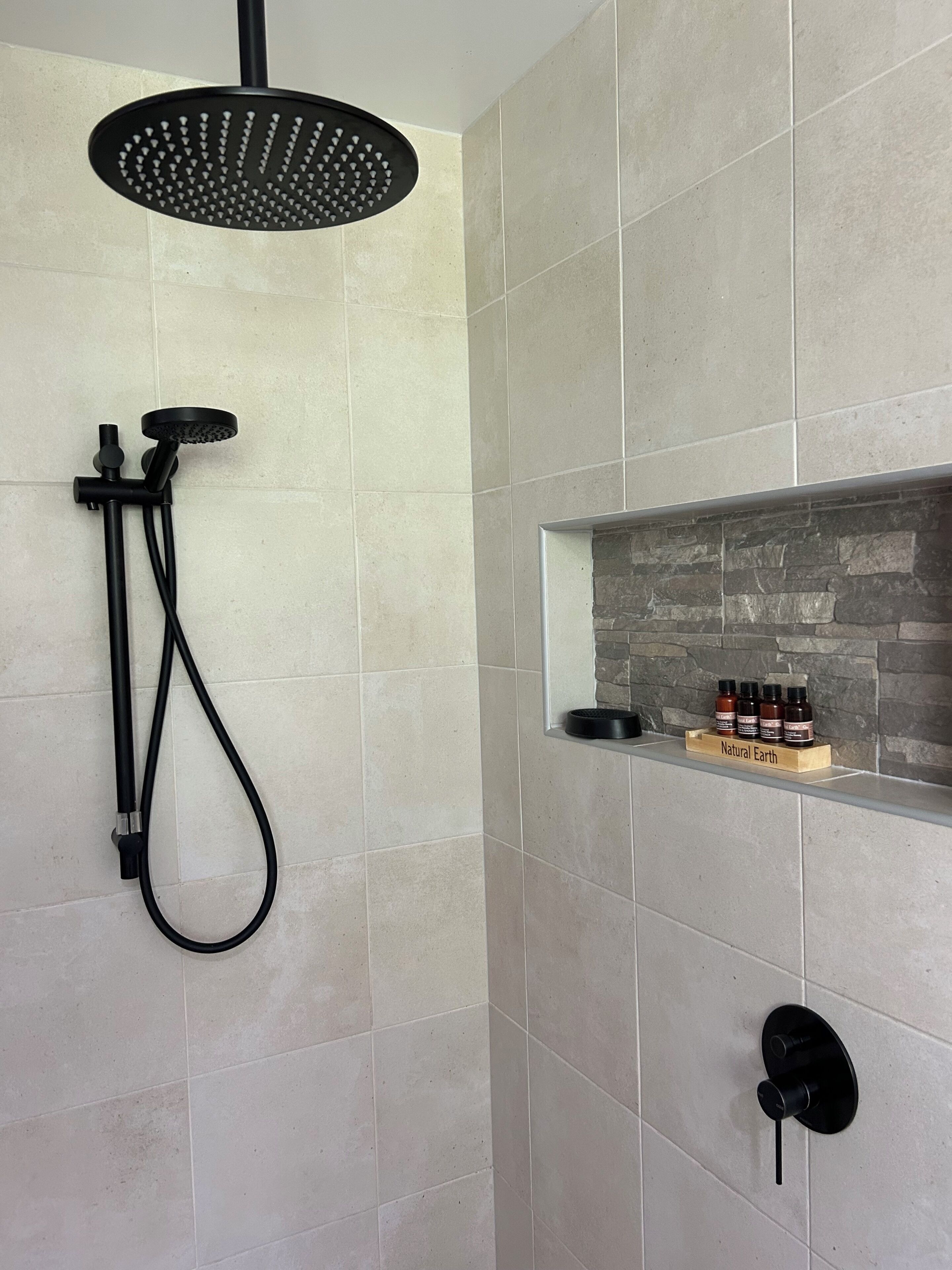 Premium House, Mountain View | Bathroom | Deep soaking tub, free toiletries, hair dryer, towels