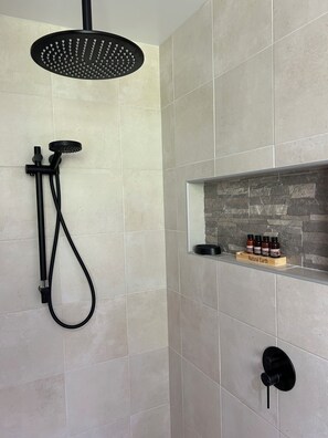 Casa Premium, vistas a la montaña | Baño | Bañera profunda y artículos de higiene personal gratuitos