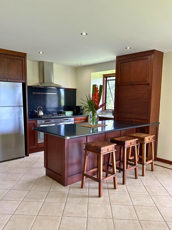 Premium House, Mountain View | Private kitchen