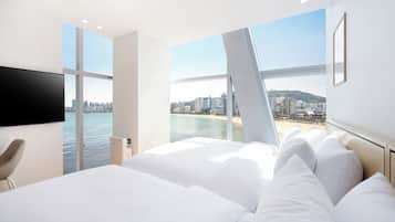 FamilieTwin kamer, niet-roken, uitzicht op zee | Italiaanse Frette-lakens, luxe beddengoed, donsdekens, pillowtop-bedden