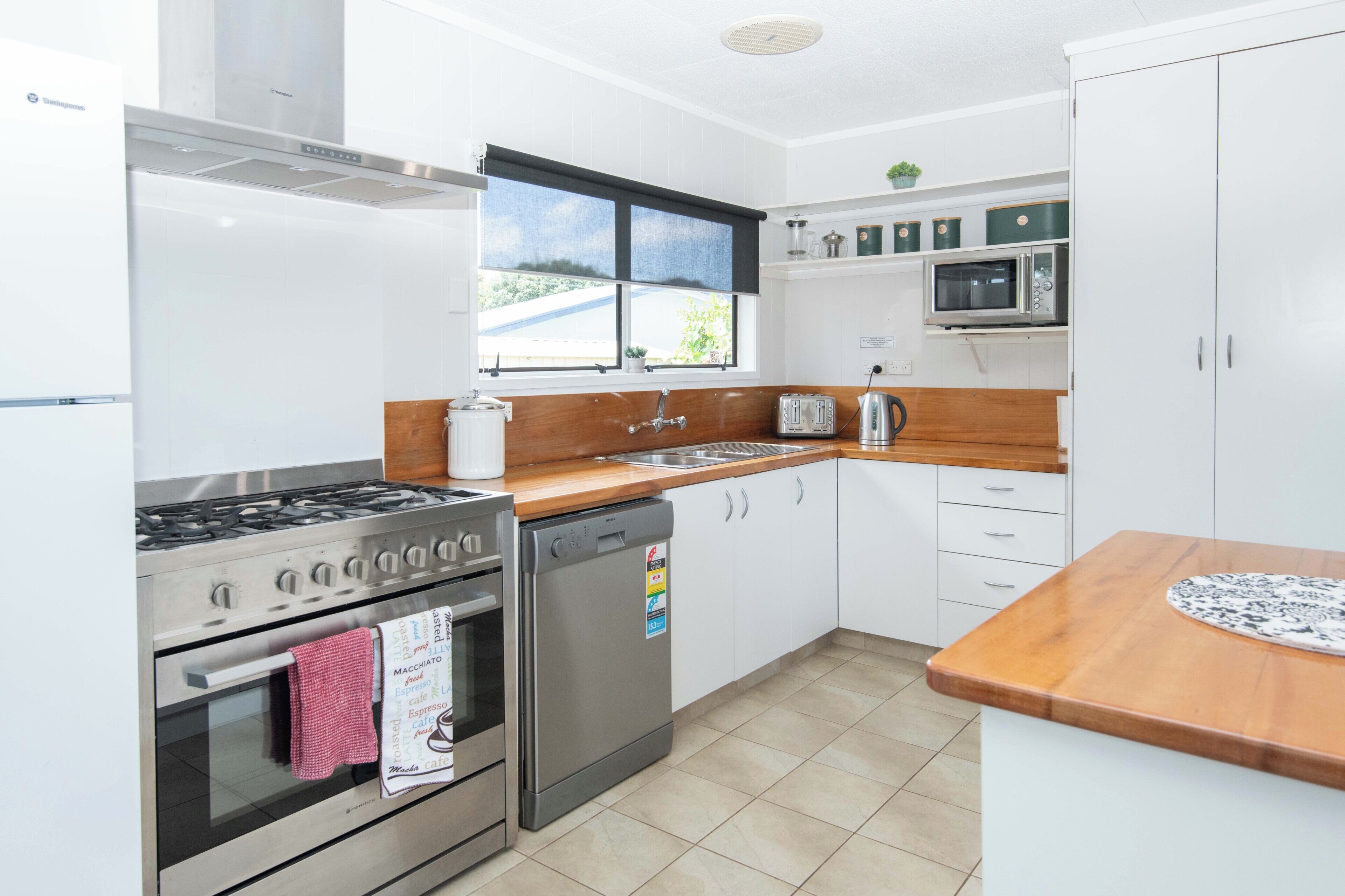 Familiehus, havutsikt | Eget kjøkken | Kjøleskap, mikrobølgeovn, ovn og kokeplater