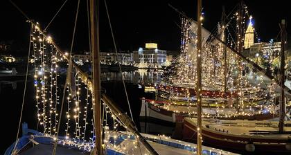 Apartment type villa in Sanary sea view, 150m from the beach with Jacuzzi plus parking