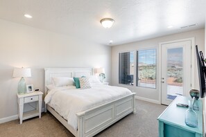 4 bedrooms, desk, iron/ironing board, free WiFi