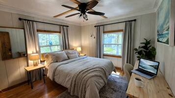 2 chambres, matelas mémoire de forme, bureau, fer et planche à repasser