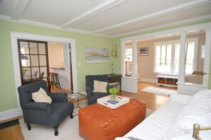 Smart-tv, dvd-afspiller, bøger