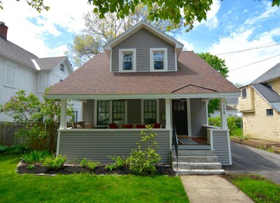 Excellent Location - a Walk to the Track or Broadway