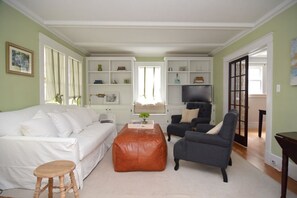 تلفزيون ذكي، مشغل دي في دي، كُتُب