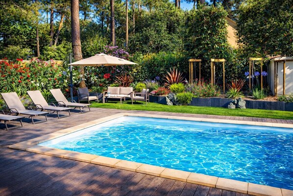 Indoor pool, outdoor pool