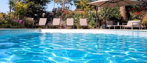 Innendørsbasseng og utendørsbasseng