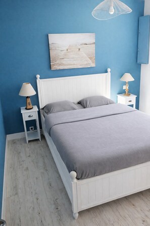3 bedrooms, iron/ironing board, travel cot, free WiFi