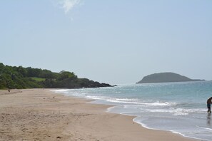 Beach nearby - Middle Country, the recipe for happiness !!! (Deshaies)