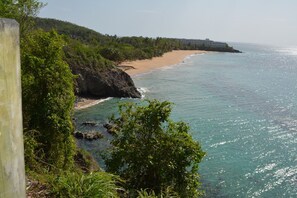 Beach nearby - Middle Country, the recipe for happiness !!! (Deshaies)