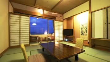 Japanese Style Room, For Four Guests, With Private Bathroom, No Meal | In-room safe