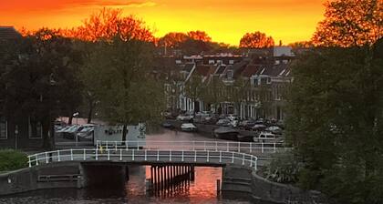 Bed and Bike Haarlem nr 1 Apartment