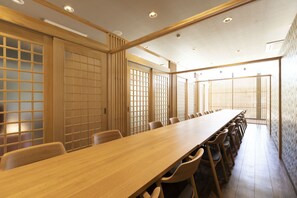 2 restaurants, breakfast, dinner served; Japanese cuisine  - Miyajima Hanarenoyado IBUKU (Hatsukaichi)