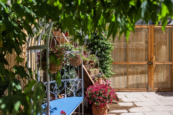 Property entrance - Dali Orchard Suites (Dali)