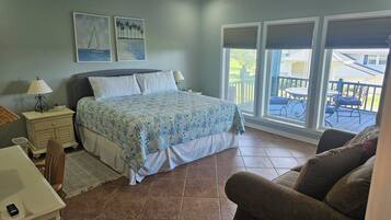 5 bedrooms, desk, iron/ironing board, free WiFi