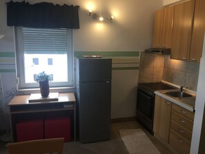 Wasserkocher mit Kaffee-/Teezubehör, Kochgeschirr/Geschirr/Besteck