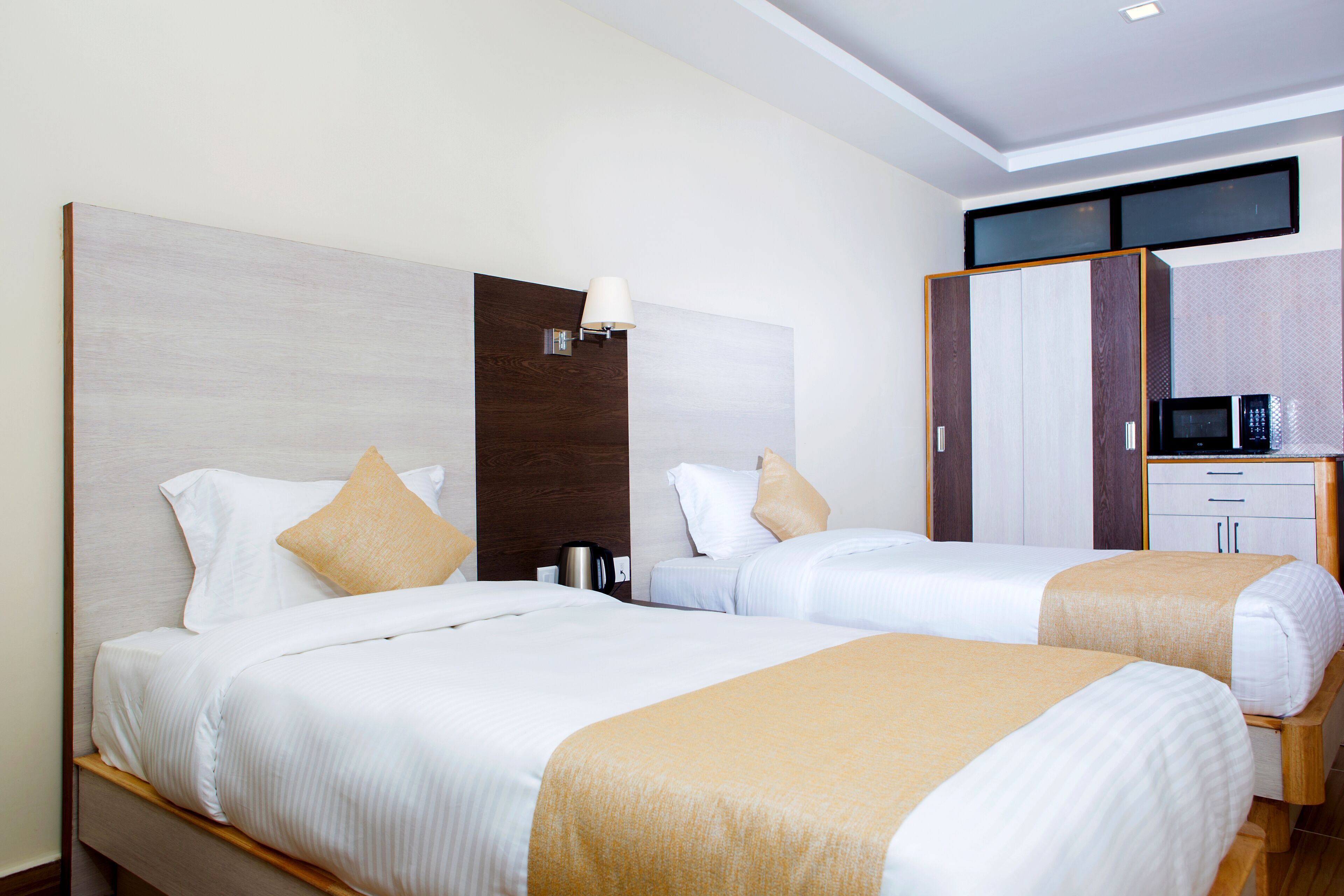 Minibar, in-room safe, individually decorated, individually furnished