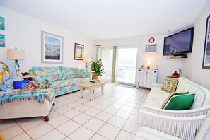 TV, DVD player - Brazilian Sun 105-Oceanside 77th St, Free WiFi, W/D, AC (Ocean City)