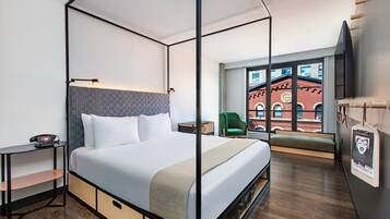 Egyptian cotton sheets, premium bedding, in-room safe, laptop workspace