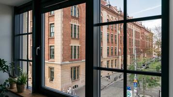 Deluxe Apartment | Balcony