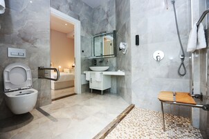 Herbergi fyrir tvo - gott aðgengi | Baðherbergi | Sturta, snyrtivörur án endurgjalds, hárblásari, inniskór