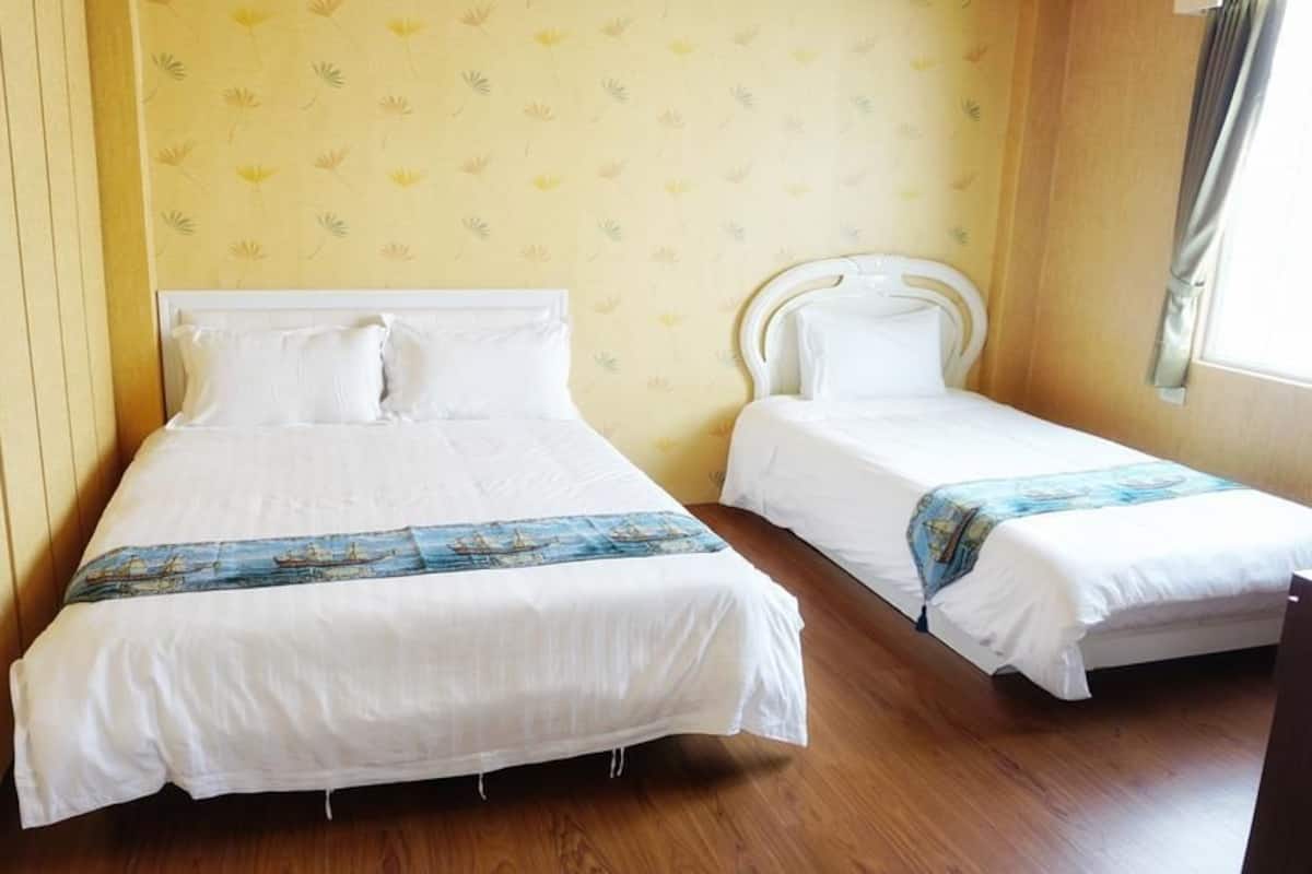 Family Room | Rollaway beds, free WiFi, bed sheets