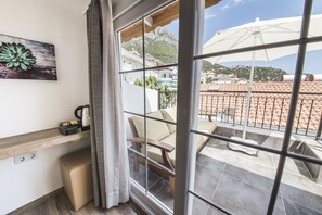 Chambre Double Deluxe, balcon (Dekatria) | Literie de qualité supérieure, minibar, décoration personnalisée